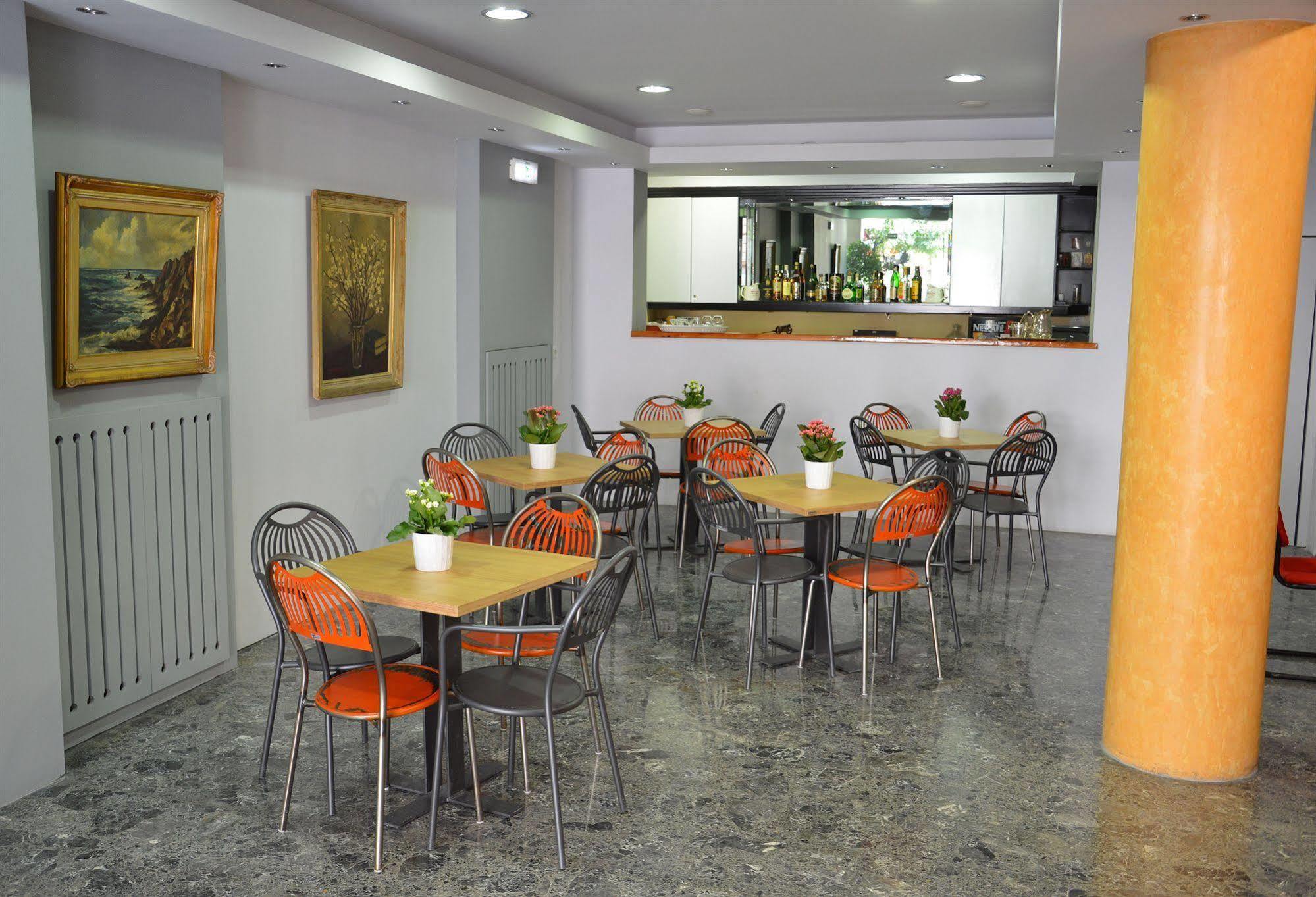 Diros Hotel Athena Bagian luar foto